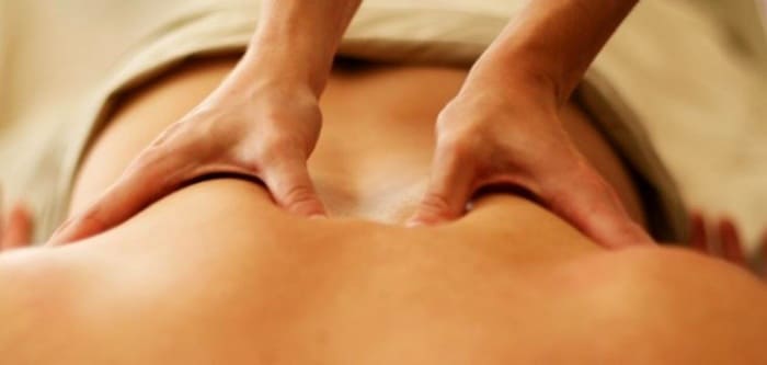 Bạn nên bắt đầu massage lưng khi thấy xuất hiện những cơn đau